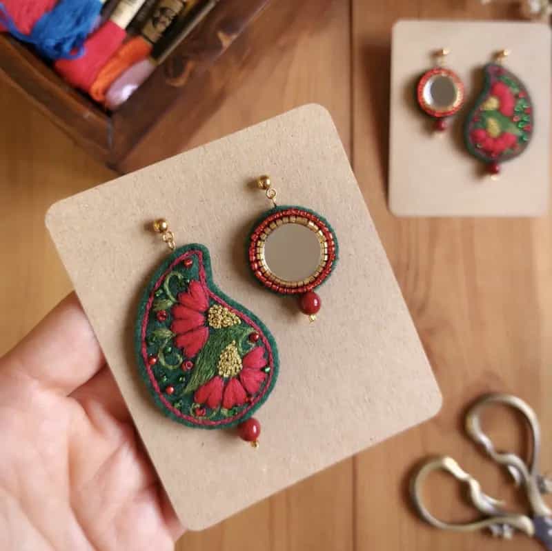 گوشواره میخی گلدوزی زرگون