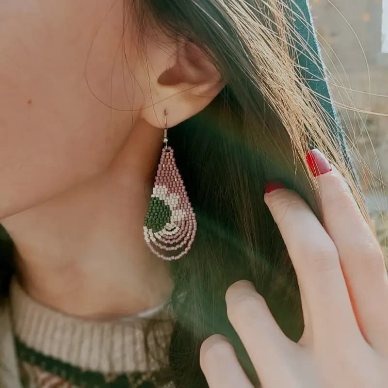 گوشواره منجوقی شکوفه - تصویر چهارم