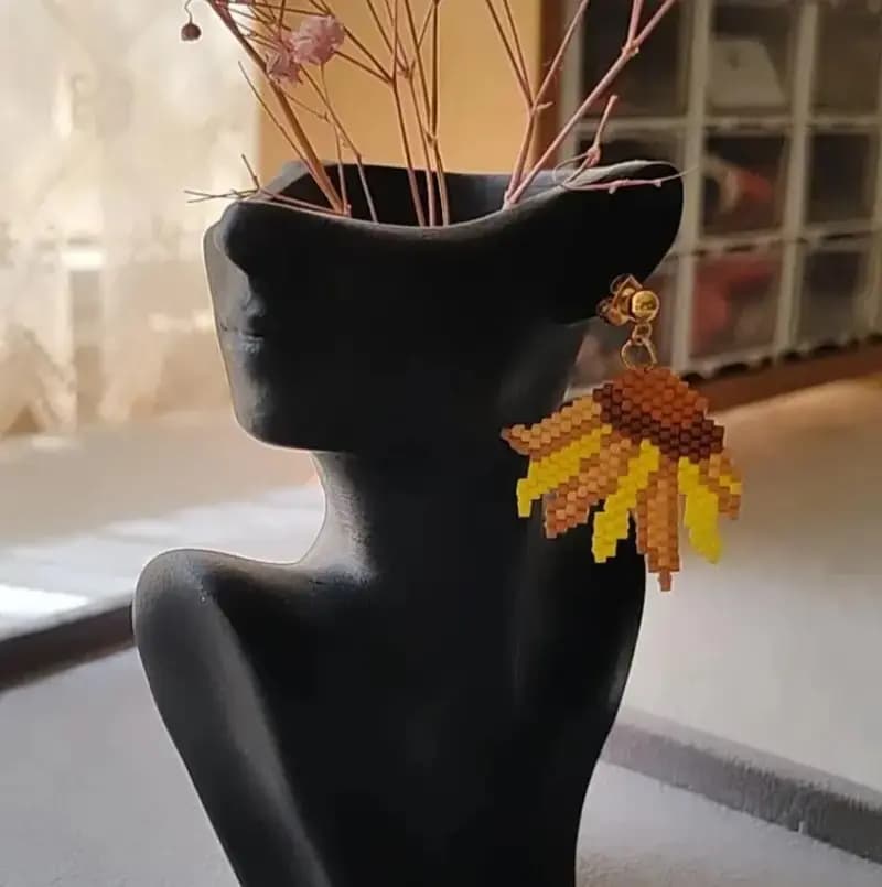 گوشواره منجوقی گل آفتابگردون - تصویر اول