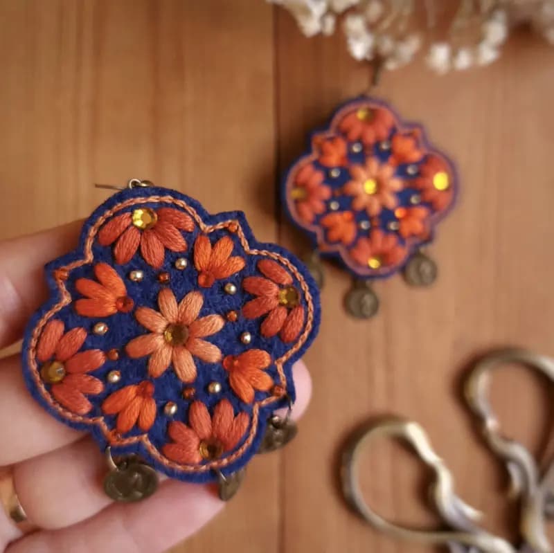 گوشواره گلدوزی رعنا - تصویر سوم
